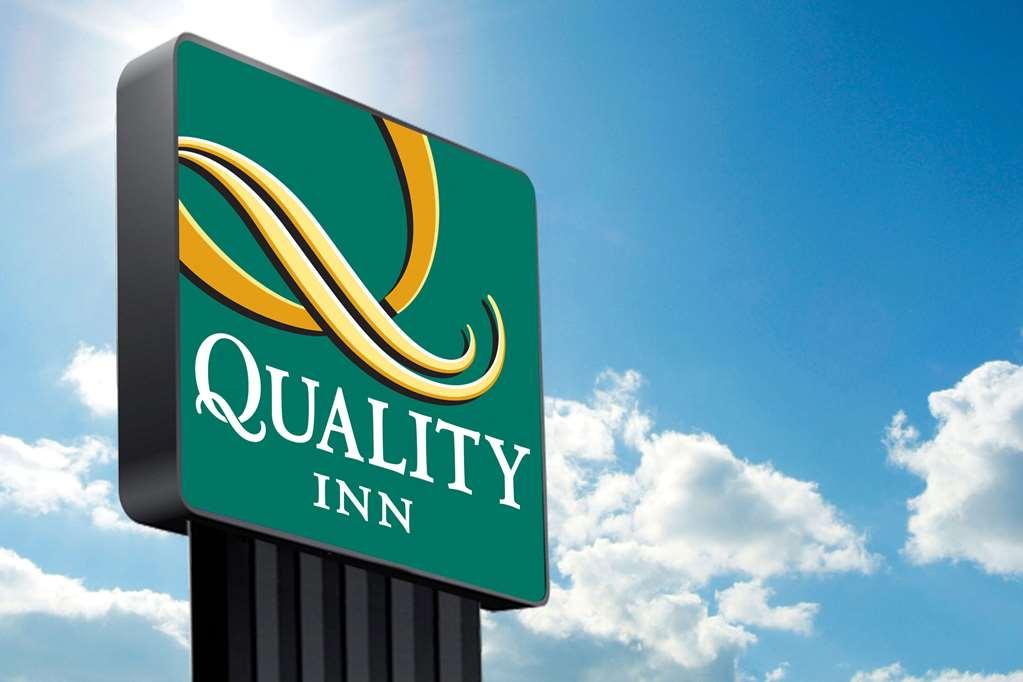 Quality Inn Albuquerque East I-40 Juan Tabo Exit Extérieur photo