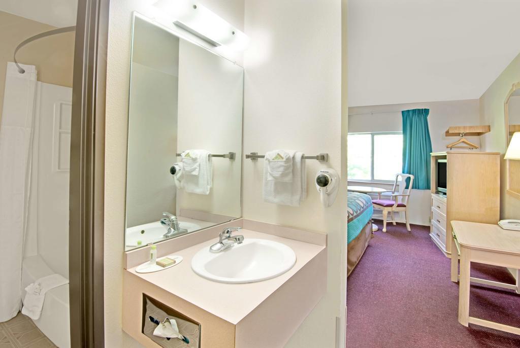 Quality Inn Albuquerque East I-40 Juan Tabo Exit Extérieur photo